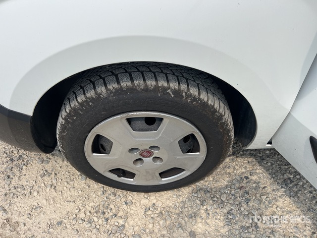 2020 Fiat Fiorino Autocarro furgonato - فان المدمجة: صور 5 2020 Fiat Fiorino Autocarro furgonato - فان المدمجة: صور 5