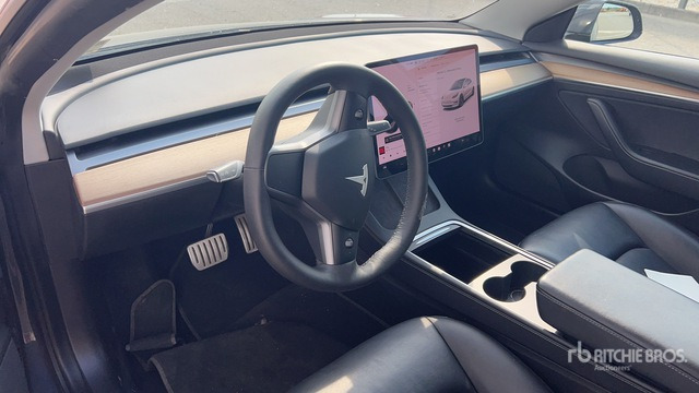 2021 Tesla Model 3 3 PERFORMANCE DUAL MOTOR 4WD Automobile - سيارة: صور 5 2021 Tesla Model 3 3 PERFORMANCE DUAL MOTOR 4WD Automobile - سيارة: صور 5