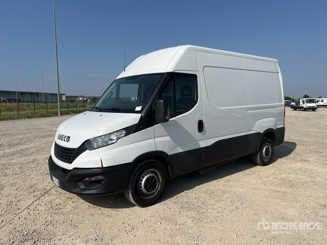 2022 Iveco Daily 35S14NV 3520 H2 BLUE P Van Truck - فان: صور 1 2022 Iveco Daily 35S14NV 3520 H2 BLUE P Van Truck - فان: صور 1