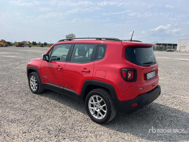 Jeep Renegade SUV - سيارة دفع رباعي: صور 3 Jeep Renegade SUV - سيارة دفع رباعي: صور 3
