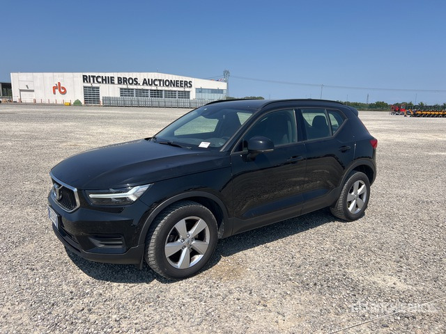 Volvo XC40 SUV - سيارة دفع رباعي: صور 2 Volvo XC40 SUV - سيارة دفع رباعي: صور 2