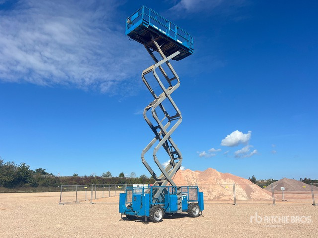2001 Genie GS4390 4x4 Nacelle Ciseaux Scissor Lift - رافعات مقصية: صور 3 2001 Genie GS4390 4x4 Nacelle Ciseaux Scissor Lift - رافعات مقصية: صور 3