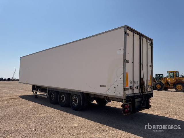 2005 Seg ST39WG Tri/A Semi Remorque Refrigeree Refrigerated Trailer - التقطيع جزازة/ ماكينات قطع الحشائش: صور 4 2005 Seg ST39WG Tri/A Semi Remorque Refrigeree Refrigerated Trailer - التقطيع جزازة/ ماكينات قطع الحشائش: صور 4