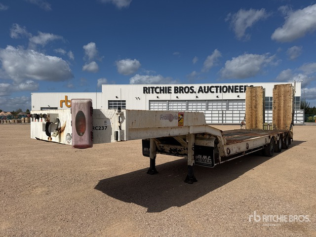 2007 Castera 3SS34T Tri/A Semi-Remorque Porte-Engin ... Lowboy Trailer - عربة مسطحة منخفضة نصف مقطورة: صور 2 2007 Castera 3SS34T Tri/A Semi-Remorque Porte-Engin ... Lowboy Trailer - عربة مسطحة منخفضة نصف مقطورة: صور 2