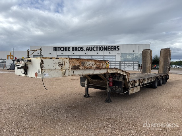 2007 Castera SRPE 53 Tri/A Semi-Remorque Porte-Engin ... Lowboy Trailer - عربة مسطحة منخفضة نصف مقطورة: صور 1 2007 Castera SRPE 53 Tri/A Semi-Remorque Porte-Engin ... Lowboy Trailer - عربة مسطحة منخفضة نصف مقطورة: صور 1