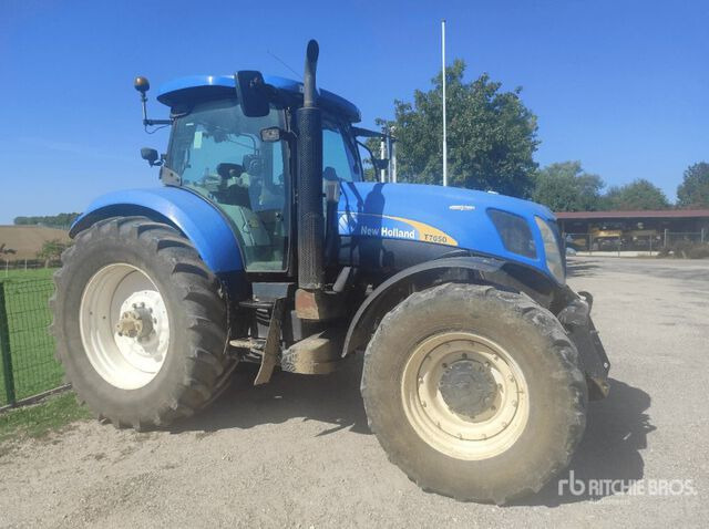 2009 New Holland T7050 AutoCommand Tracteur Agricole 4WD Tractor - جرار: صور 1 2009 New Holland T7050 AutoCommand Tracteur Agricole 4WD Tractor - جرار: صور 1