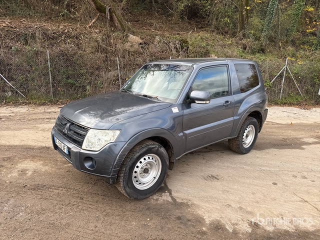 2010 Mitsubishi Pajero 4x4 (Inoperable) SUV - سيارة دفع رباعي: صور 1 2010 Mitsubishi Pajero 4x4 (Inoperable) SUV - سيارة دفع رباعي: صور 1
