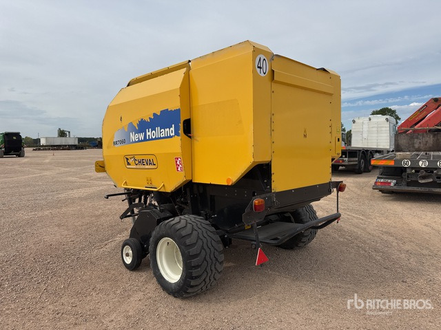 2011 New Holland BR7060 Presse A Balles Rondes Round Baler - مكبس القش الدائري: صور 3 2011 New Holland BR7060 Presse A Balles Rondes Round Baler - مكبس القش الدائري: صور 3