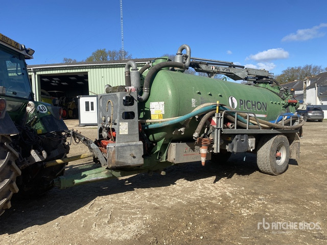 2011 Pichon TCI 10400 S/A Tonne A Lisier Aspirante 1 ... Vacuum Tanker Trailer - التقطيع جزازة/ ماكينات قطع الحشائش: صور 2 2011 Pichon TCI 10400 S/A Tonne A Lisier Aspirante 1 ... Vacuum Tanker Trailer - التقطيع جزازة/ ماكينات قطع الحشائش: صور 2
