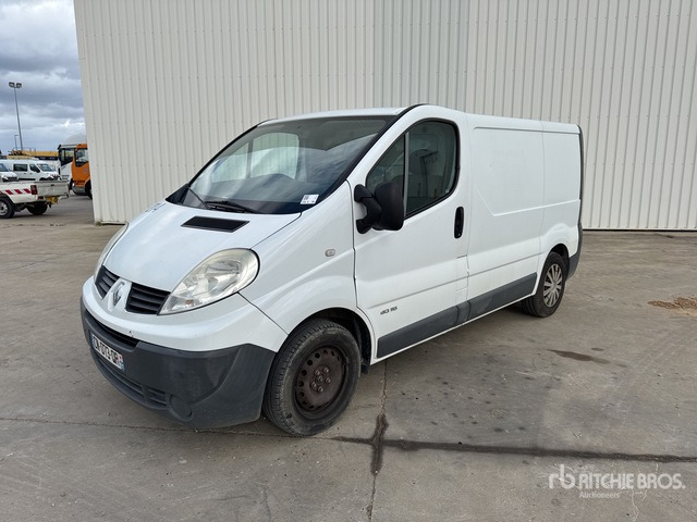 2012 Renault Trafic dCi115 Vehicule Utilitaire Cargo Van - فان المدمجة: صور 2 2012 Renault Trafic dCi115 Vehicule Utilitaire Cargo Van - فان المدمجة: صور 2