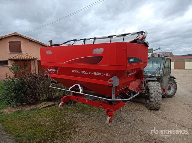 2014 Kuhn Axis 50.1 HEMC W 42 m 3-Point 4000 L Fertilizer Spreader - التقطيع جزازة/ ماكينات قطع الحشائش: صور 2 2014 Kuhn Axis 50.1 HEMC W 42 m 3-Point 4000 L Fertilizer Spreader - التقطيع جزازة/ ماكينات قطع الحشائش: صور 2