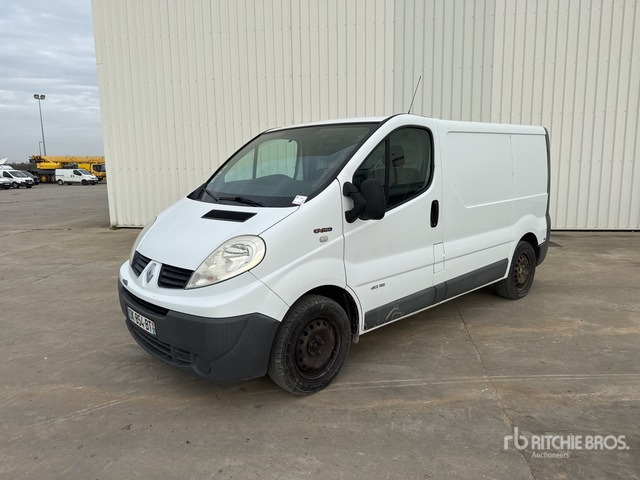 2014 Renault Trafic dCi 115 Vehicule Utilitaire Cargo Van - الشاحنات الصغيرة: صور 1 2014 Renault Trafic dCi 115 Vehicule Utilitaire Cargo Van - الشاحنات الصغيرة: صور 1