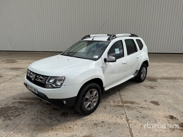 2015 DACIA Duster 4x4 Vehicule Utilitaire Cargo Van - الشاحنات الصغيرة: صور 1 2015 DACIA Duster 4x4 Vehicule Utilitaire Cargo Van - الشاحنات الصغيرة: صور 1