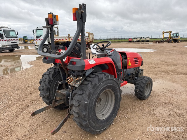 2015 Kubota STV36R 4WD Tracteur Utilitaire (Inoper ... Utility Tractor - جرار صغير: صور 3 2015 Kubota STV36R 4WD Tracteur Utilitaire (Inoper ... Utility Tractor - جرار صغير: صور 3