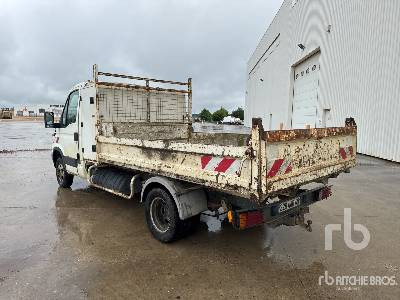 IVECO 35C12 Camion Benne - قلابات: صور 3 IVECO 35C12 Camion Benne - قلابات: صور 3