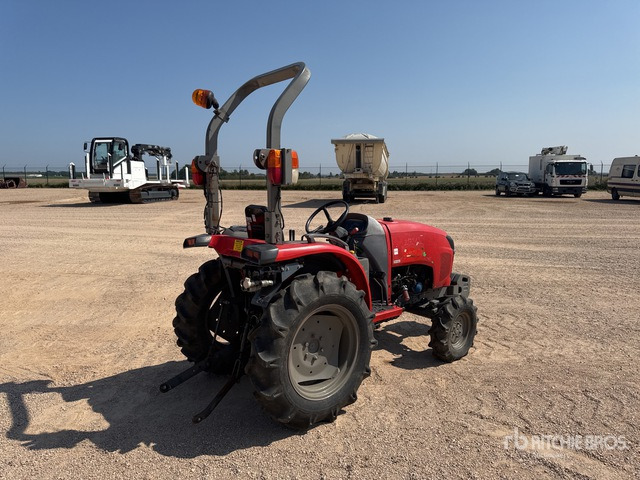 Kubota STW34R Utility Tractor - التقطيع جزازة/ ماكينات قطع الحشائش: صور 4 Kubota STW34R Utility Tractor - التقطيع جزازة/ ماكينات قطع الحشائش: صور 4