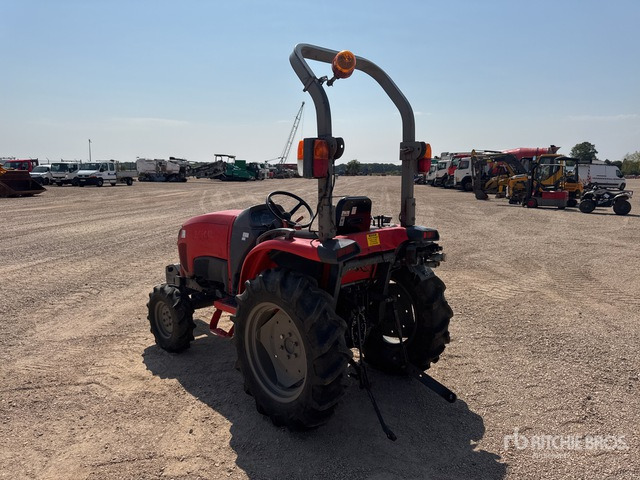 Kubota STW34R Utility Tractor - التقطيع جزازة/ ماكينات قطع الحشائش: صور 3 Kubota STW34R Utility Tractor - التقطيع جزازة/ ماكينات قطع الحشائش: صور 3