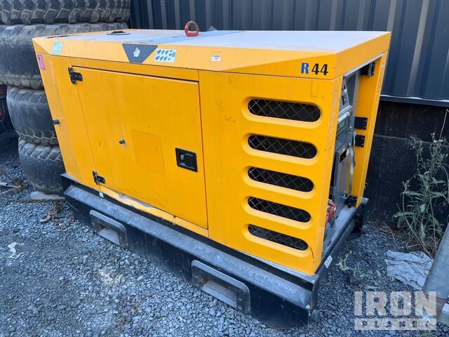 Sdmo R44 Generator Set - مجموعة المولدات: صور 2 Sdmo R44 Generator Set - مجموعة المولدات: صور 2