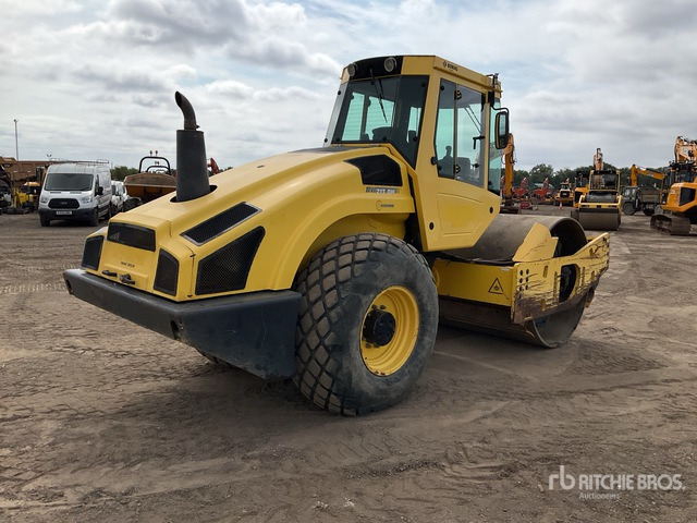 2014 Bomag BW213DH-4 Smooth Drum Compactor - التقطيع جزازة/ ماكينات قطع الحشائش: صور 3 2014 Bomag BW213DH-4 Smooth Drum Compactor - التقطيع جزازة/ ماكينات قطع الحشائش: صور 3