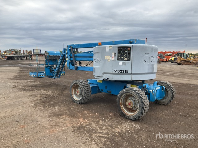 2014 Genie Z45/25J 4WD Diesel Articulating Boom Lift - رافعات سلة مفصلية: صور 4 2014 Genie Z45/25J 4WD Diesel Articulating Boom Lift - رافعات سلة مفصلية: صور 4