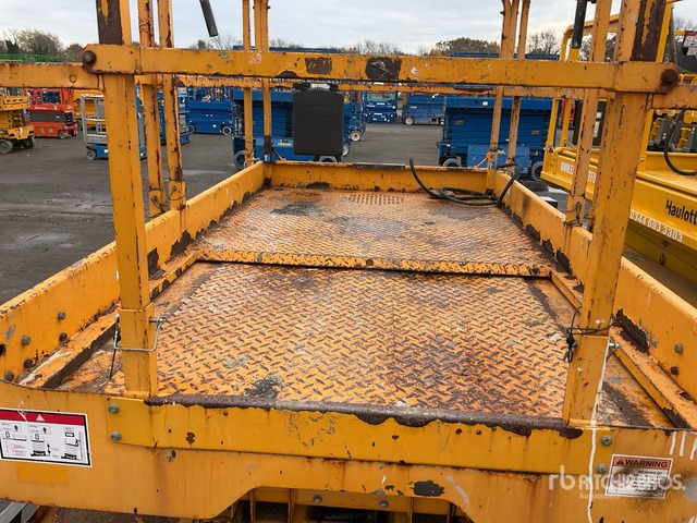 رافعات مقصية 2014 Haulotte Compact12DX 4x4 Diesel Scissor Lift: صور 6