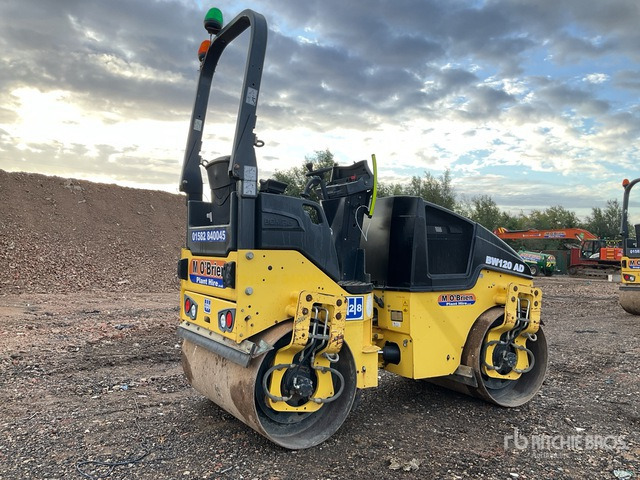 2015 Bomag 120AD-5 Double Drum Roller - مدحلة: صور 4 2015 Bomag 120AD-5 Double Drum Roller - مدحلة: صور 4