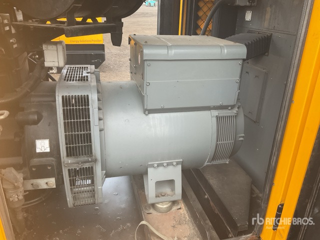 2015 Sdmo R165C3 2016 Sdmo R165 Generator Set Generator Set - مجموعة المولدات: صور 5 2015 Sdmo R165C3 2016 Sdmo R165 Generator Set Generator Set - مجموعة المولدات: صور 5
