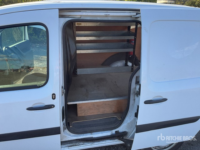 2018 Mercedes-Benz Citan 109 CDi BlueEfficiency Cargo Van - فان المدمجة: صور 5 2018 Mercedes-Benz Citan 109 CDi BlueEfficiency Cargo Van - فان المدمجة: صور 5