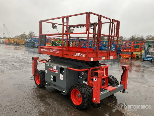 2020 Skyjack SJ6826 RT 4x4 Diesel Scissor Lift - رافعات مقصية: صور 4 2020 Skyjack SJ6826 RT 4x4 Diesel Scissor Lift - رافعات مقصية: صور 4