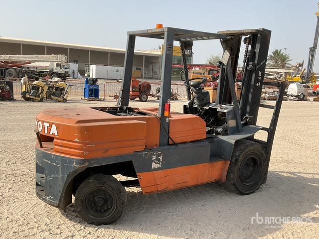 1995 Toyota 5FDA50 5 ton (Inoperable) Forklift - رافعة شوكية ديزل: صور 3 1995 Toyota 5FDA50 5 ton (Inoperable) Forklift - رافعة شوكية ديزل: صور 3