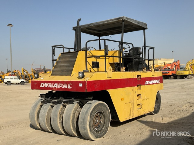 2002 Dynapac CP 271 9 Wheel Pneumatic Roller - مداحل الإطارات الهوائية: صور 1 2002 Dynapac CP 271 9 Wheel Pneumatic Roller - مداحل الإطارات الهوائية: صور 1