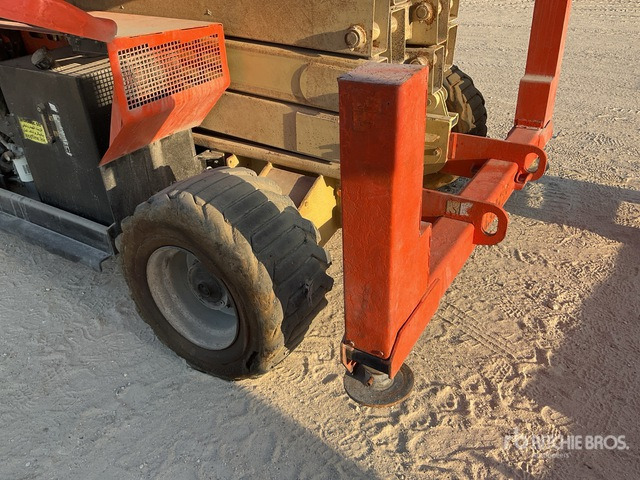 2007 JLG 4394RT 4x4 Diesel (Inoperable) Scissor Lift - رافعات مقصية: صور 4 2007 JLG 4394RT 4x4 Diesel (Inoperable) Scissor Lift - رافعات مقصية: صور 4