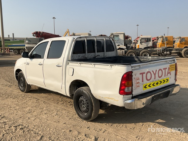 2008 Toyota Hilux 4x2 Crew Cab Pickup - شاحنة البيك أب: صور 4 2008 Toyota Hilux 4x2 Crew Cab Pickup - شاحنة البيك أب: صور 4