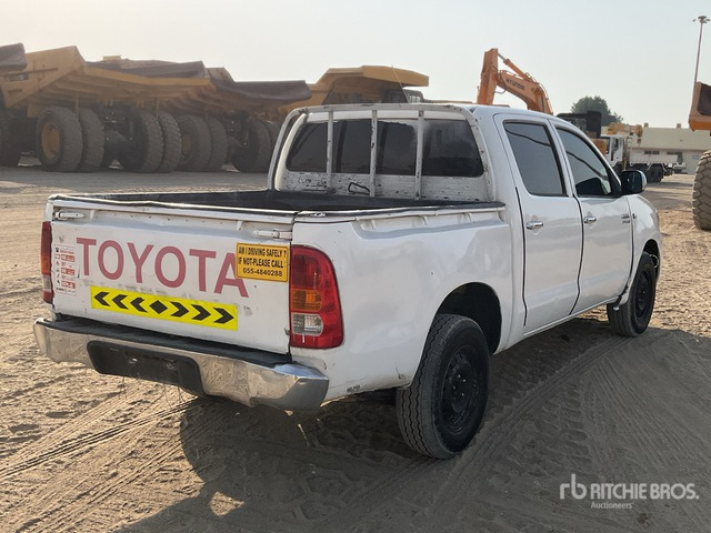 2008 Toyota Hilux 4x2 Crew Cab Pickup - شاحنة البيك أب: صور 3 2008 Toyota Hilux 4x2 Crew Cab Pickup - شاحنة البيك أب: صور 3