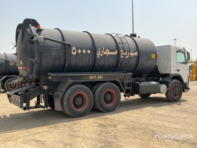 2008 Volvo FM400 6x4 20000 Liters Vacuum Tanker Truck - فراغ شاحنة: صور 4 2008 Volvo FM400 6x4 20000 Liters Vacuum Tanker Truck - فراغ شاحنة: صور 4
