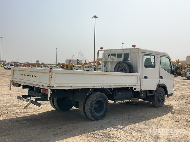 2010 Mitsubishi Canter 4x2 Crew Cab Flatbed Truck - شاحنات مسطحة: صور 4 2010 Mitsubishi Canter 4x2 Crew Cab Flatbed Truck - شاحنات مسطحة: صور 4