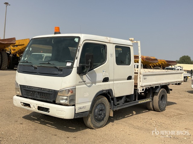 2010 Mitsubishi Canter 4x2 Crew Cab Flatbed Truck - شاحنات مسطحة: صور 1 2010 Mitsubishi Canter 4x2 Crew Cab Flatbed Truck - شاحنات مسطحة: صور 1