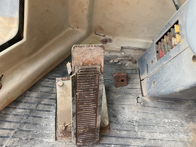 2010 Yutong GQ320A - بلدوزر: صور 5 2010 Yutong GQ320A - بلدوزر: صور 5