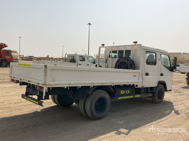 2012 Mitsubishi Canter 4x2 Crew Cab Flatbed Truck - شاحنات مسطحة: صور 4 2012 Mitsubishi Canter 4x2 Crew Cab Flatbed Truck - شاحنات مسطحة: صور 4
