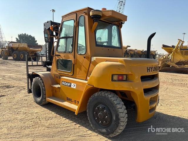 2013 Hyundai 50DF-7 5 ton Forklift - رافعة شوكية ديزل: صور 2 2013 Hyundai 50DF-7 5 ton Forklift - رافعة شوكية ديزل: صور 2