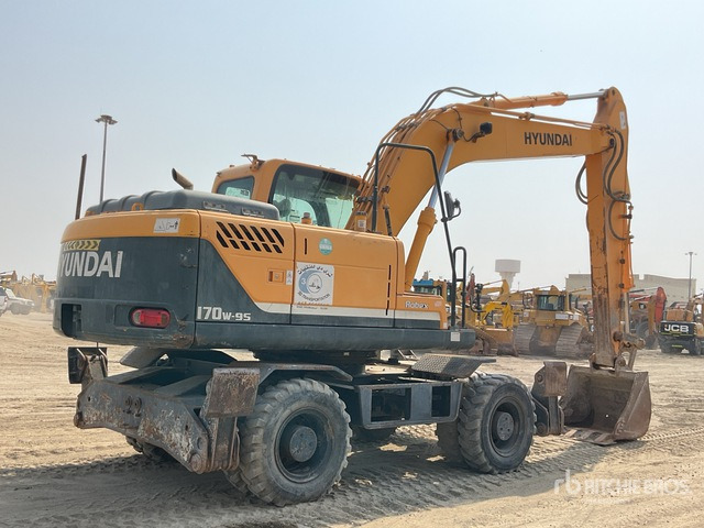 2013 Hyundai Robex 170W-9S - حفارة على عجلات: صور 4 2013 Hyundai Robex 170W-9S - حفارة على عجلات: صور 4