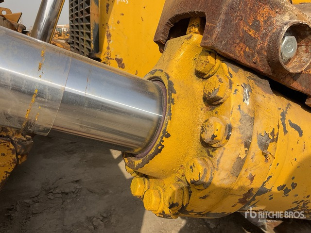 2013 Komatsu D155A-6 - بلدوزر: صور 5 2013 Komatsu D155A-6 - بلدوزر: صور 5