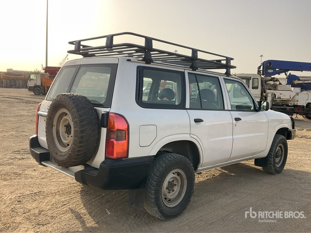 2013 Nissan Patrol GL 4x4 SUV - سيارة دفع رباعي: صور 3 2013 Nissan Patrol GL 4x4 SUV - سيارة دفع رباعي: صور 3