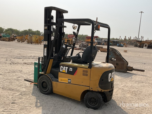 2014 Cat EP25K-PAC 2.5 ton Electric Forklift - رافعة شوكية كهربائية: صور 3 2014 Cat EP25K-PAC 2.5 ton Electric Forklift - رافعة شوكية كهربائية: صور 3