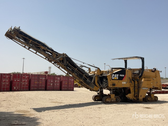 2014 Cat PM-200 Tracked Cold Planer - ماكينات لصقل الأسفلت: صور 2 2014 Cat PM-200 Tracked Cold Planer - ماكينات لصقل الأسفلت: صور 2