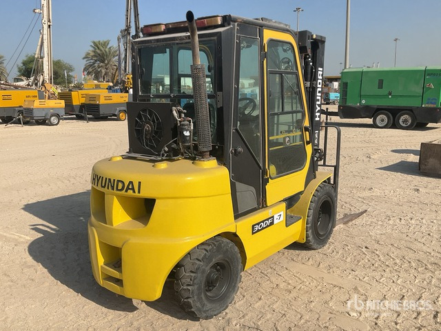 2014 Hyundai 30DF-7 3 ton Forklift - رافعة شوكية ديزل: صور 3 2014 Hyundai 30DF-7 3 ton Forklift - رافعة شوكية ديزل: صور 3