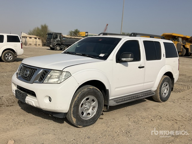 2014 Nissan Pathfinder 4WD SUV - سيارة دفع رباعي: صور 1 2014 Nissan Pathfinder 4WD SUV - سيارة دفع رباعي: صور 1