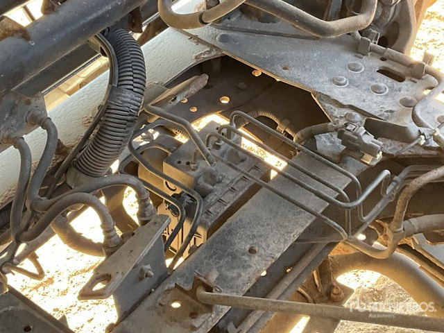 2015 Isuzu LK66YWA 4x2 Cab and Chassis - الشاسيه شاحنة: صور 4 2015 Isuzu LK66YWA 4x2 Cab and Chassis - الشاسيه شاحنة: صور 4