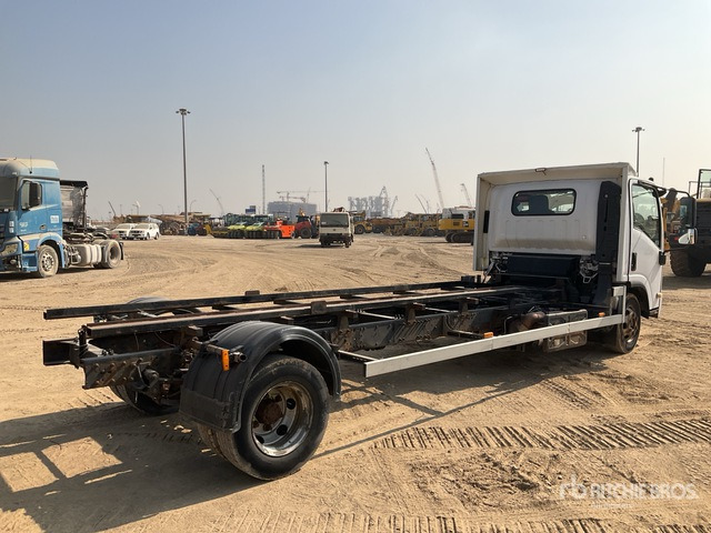 2015 Isuzu LK66YWA Cab and Chassis - الشاسيه شاحنة: صور 2 2015 Isuzu LK66YWA Cab and Chassis - الشاسيه شاحنة: صور 2