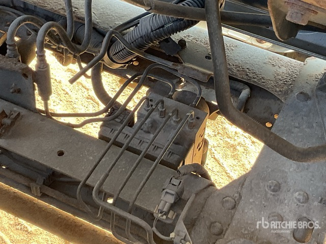 2015 Isuzu LK66YWA Cab and Chassis - الشاسيه شاحنة: صور 4 2015 Isuzu LK66YWA Cab and Chassis - الشاسيه شاحنة: صور 4